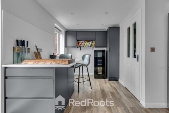 4 bed Town House for sale Image 6