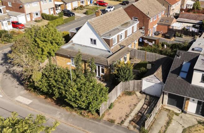 4 bed Semi-Detached for sale Image 11