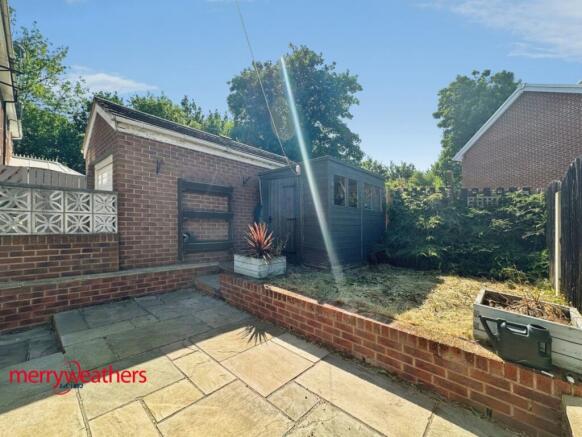2 bed End of Terrace to rent Image 9