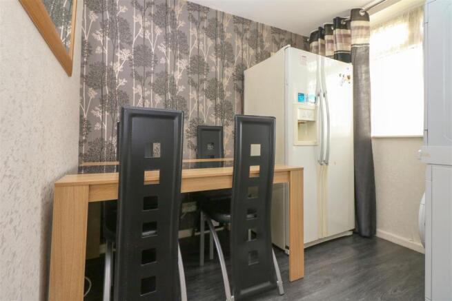 Breakfast / Dining Area