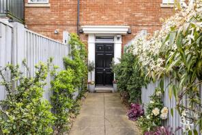 8, Bank Apartments, Dean Street, Marlow SL7 3DX