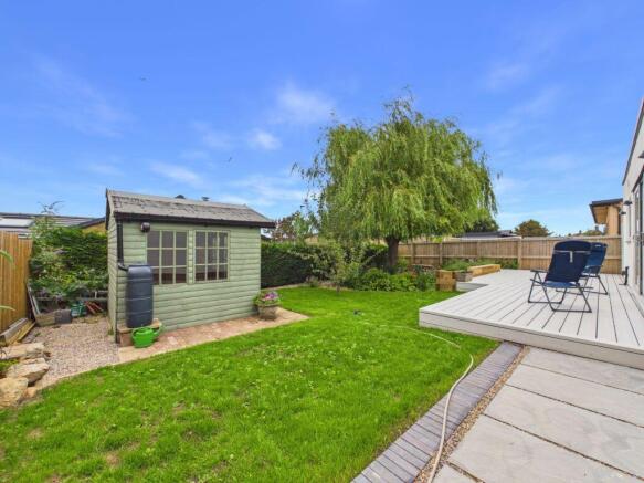 4 bed Detached Bungalow for sale Image 11