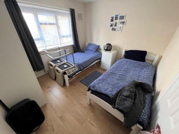 BEDROOM 2