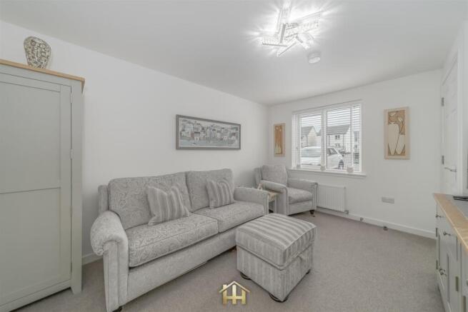 19 NEWTON PARK DD6 8EJ 010426 EDIT (9 of 31).jpg