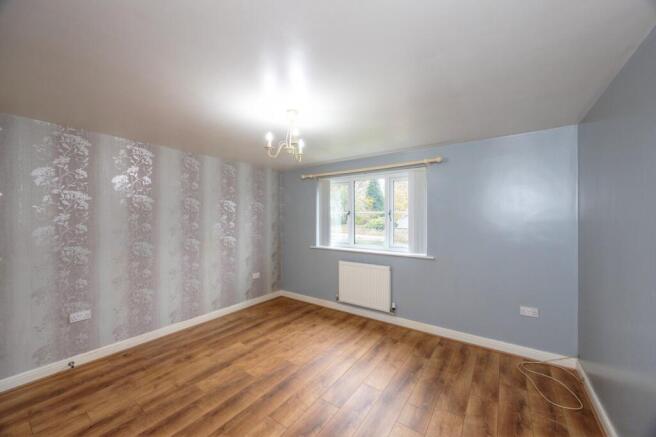 2 bed Ground Flat for sale Image 8