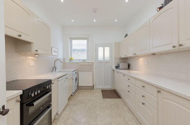 9 Caiystane Avenue EH10 6SA photo 4