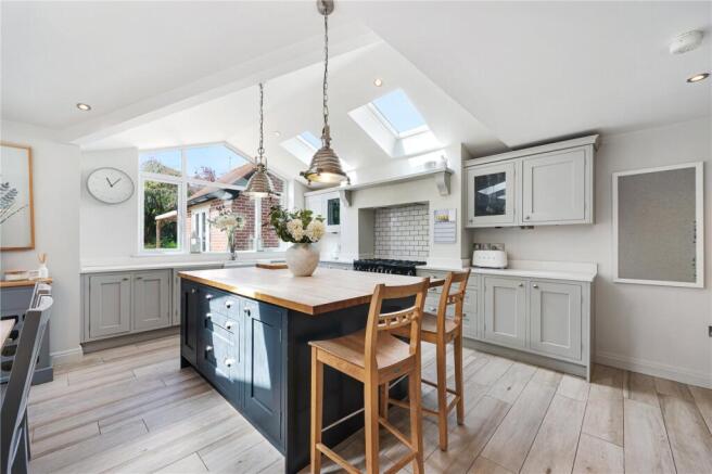 4 bed Semi-Detached for sale Image 7