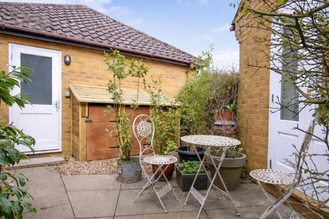 Cozy courtyard with bistro set.jpg
