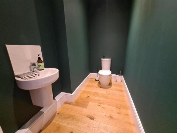 4 bed Detached to rent Image 11