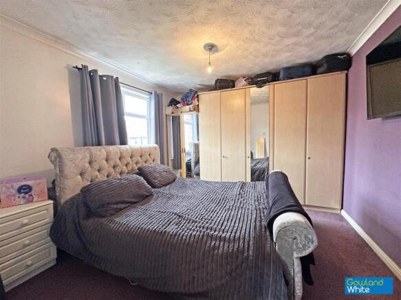 3 bed Terraced for sale Image 9