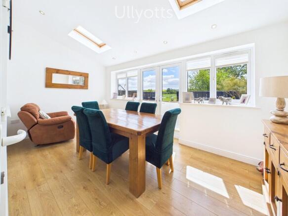 3 bed Semi-Detached for sale Image 5