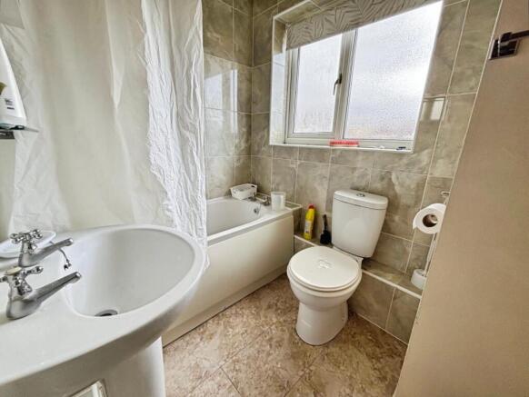 1 bed House for sale Image 7