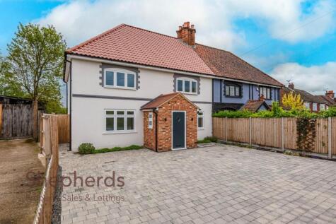 Crooked Mile, Waltham Abbey