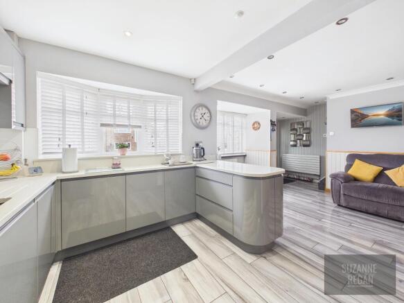 CAM05192G0-PR0255-STILL005