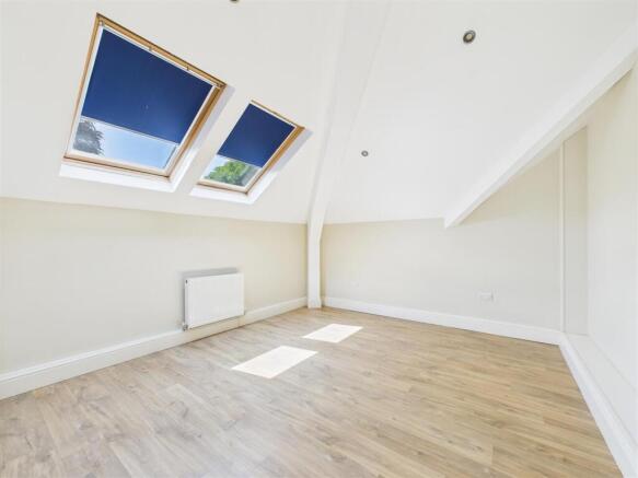 2 bed Apartment to rent Image 9