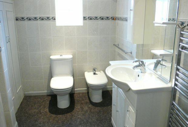 SHOWER ROOM/WC