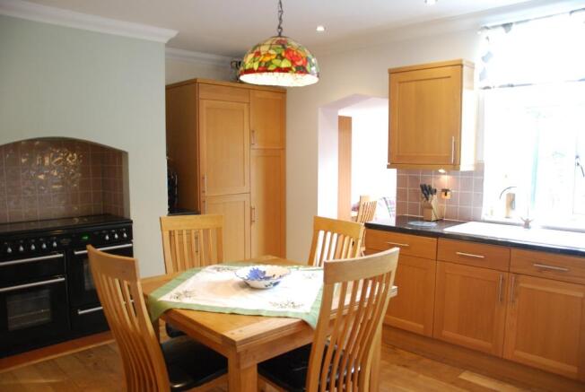 KITCHEN/BREAKFAST ROOM