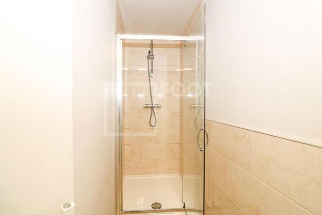 1 bed Apartment to rent Image 6