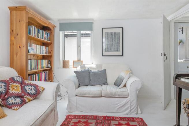 19 Paygate Cottages BN8 5RL-15.jpg