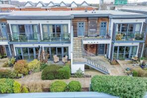 Flat 12, Attfield, Park Way, Newbury RG14 1DP
