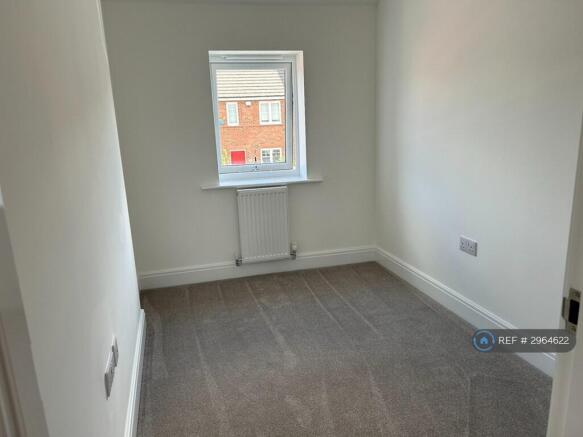 3 bed Semi-Detached to rent Image 12