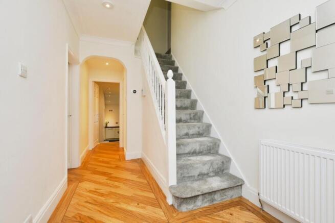 4 bed Semi-Detached for sale Image 5