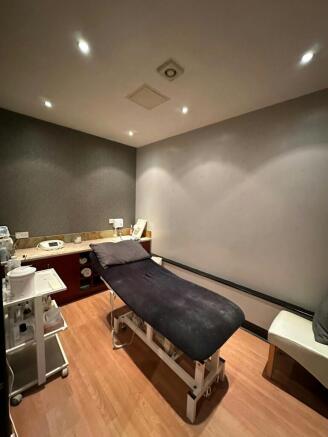 23 Stewart St, Milngavie - 003.jpg