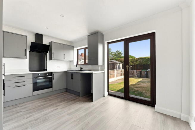 5 Clipstone Avenue, Sutton-in-Ashfield photo 4