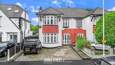 Kenilworth Gardens, Hornchurch, RM12