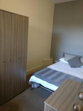 5 bed House Share to rent Image 4