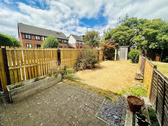 3 bed Town House to rent Image 7