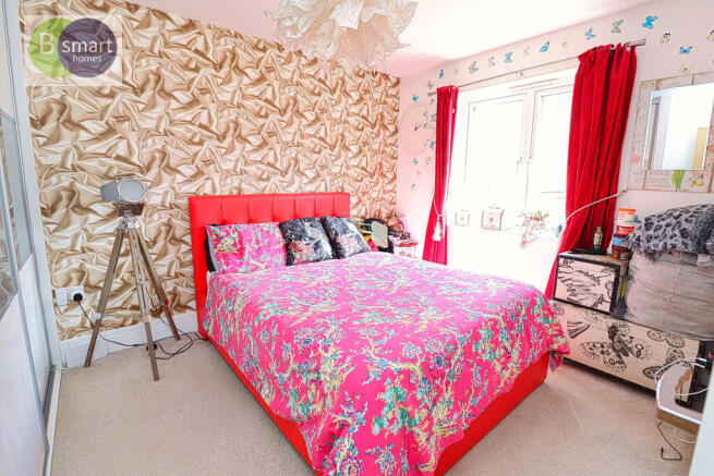 4 bed Semi-Detached for sale Image 8