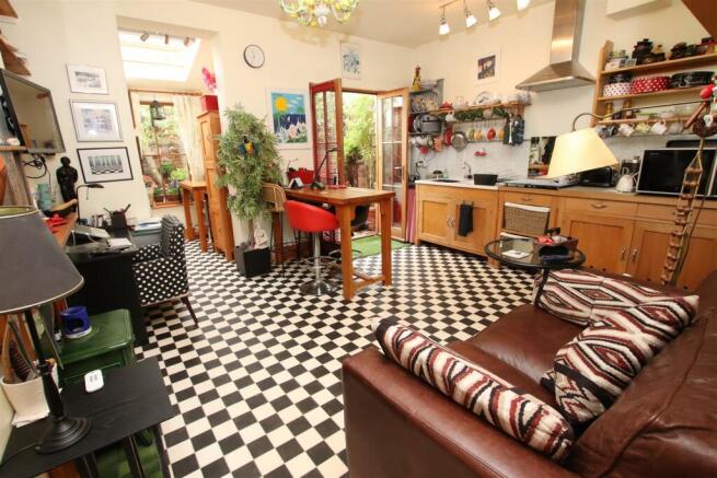 Kitchen.JPG