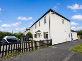 Flat 3, 58, Greensward Lane, Hockley SS5 5HF
