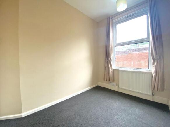 3 bed Terraced to rent Image 11