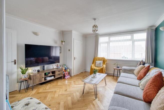 Lounge - EweMove Swindon South