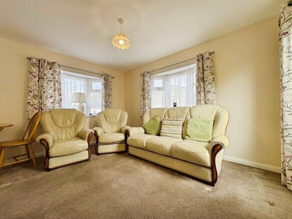 Helston, Park home with no onward chain photo 4