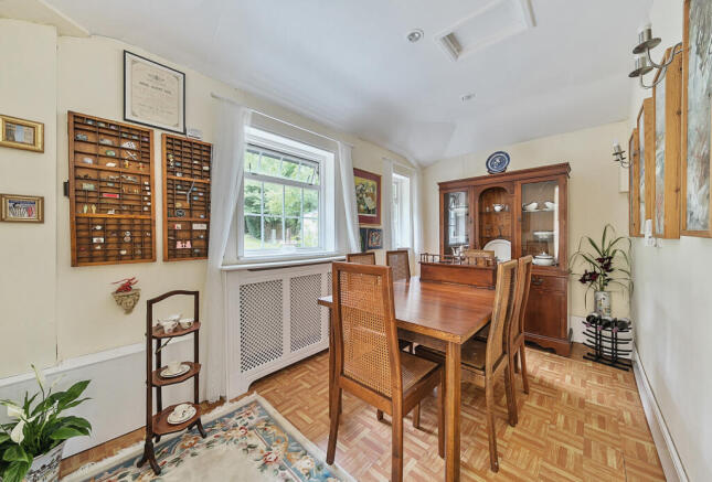 1328022-16-688282...