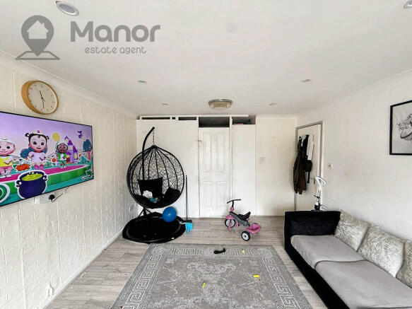 WhatsApp Image 2025-10-16 at 16.36.03 (1)