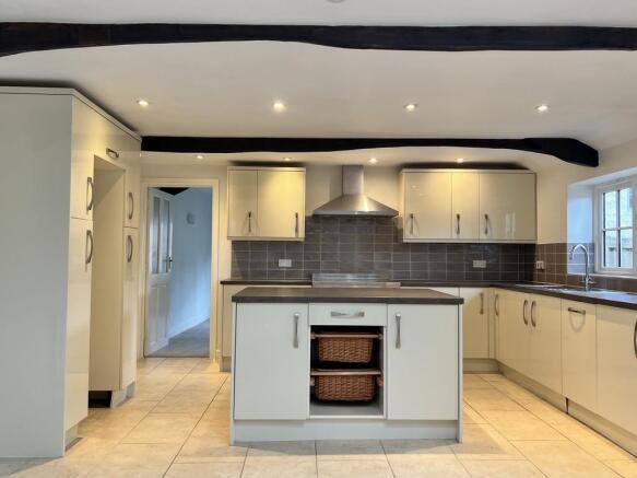 3 bed Detached for sale Image 10
