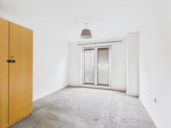 2 bed Flat for sale Image 5
