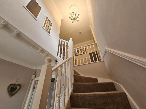 4 bed Detached for sale Image 9
