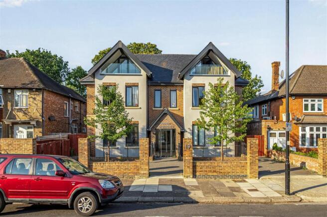 Flat 8 , 19 Creswick Road-1.jpg