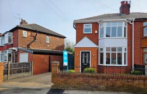 42, Waverley Crescent, Manchester M43 7NN