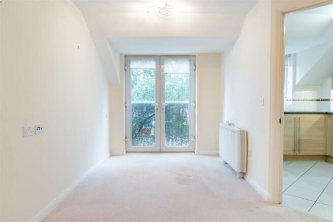 8564657-interior10.jpg