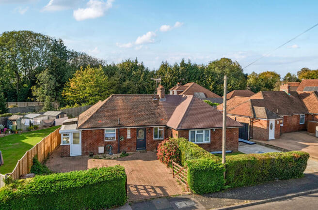 2-bed bungalow on Green Stile, Medstead, Alton, Hampshire, GU34, £380,000