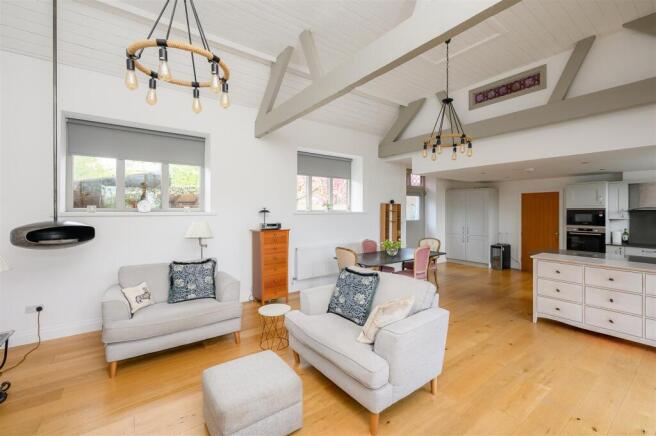 3 bed Barn Conversion for sale Image 12