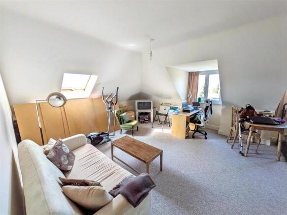 Living / dining area