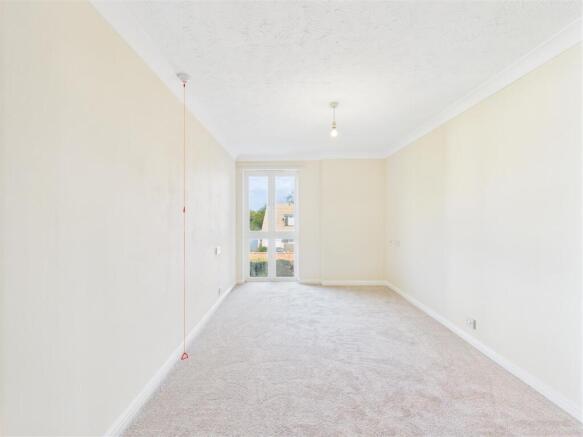 1 bed Retirement Property for sale Image 5