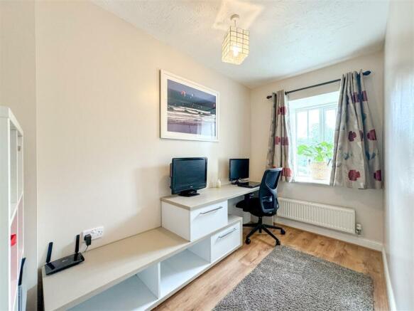 Bedroom 5/Office